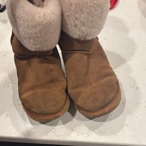 UGG Tan woman Boots with Cream Cuff